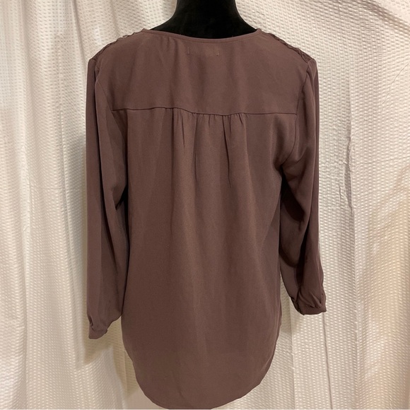 Maurices brown & lace 3/4 sleeve blouse size Medium NWT. - Picture 3 of 7